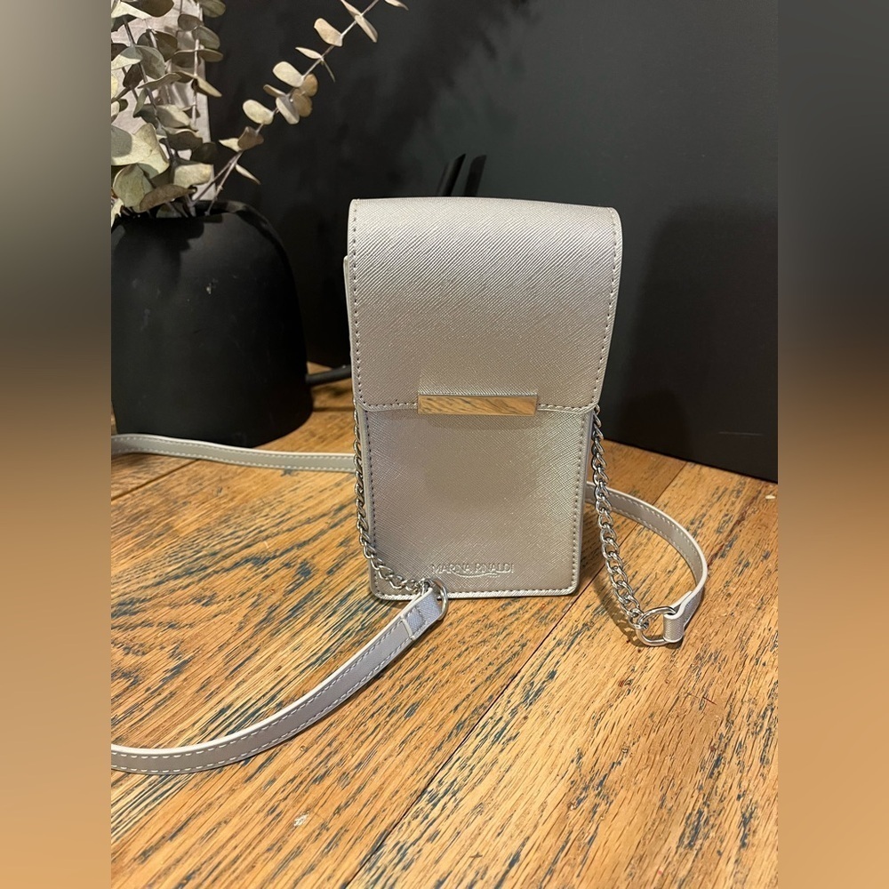 Silver Faux Leather Phone Bag – This item is likely not authentic